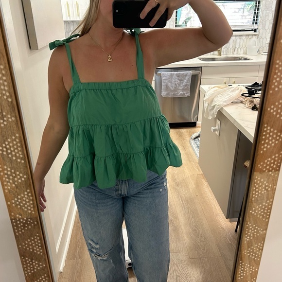 American Eagle Outfitters Tops - American eagle bow tie green tiered tank top